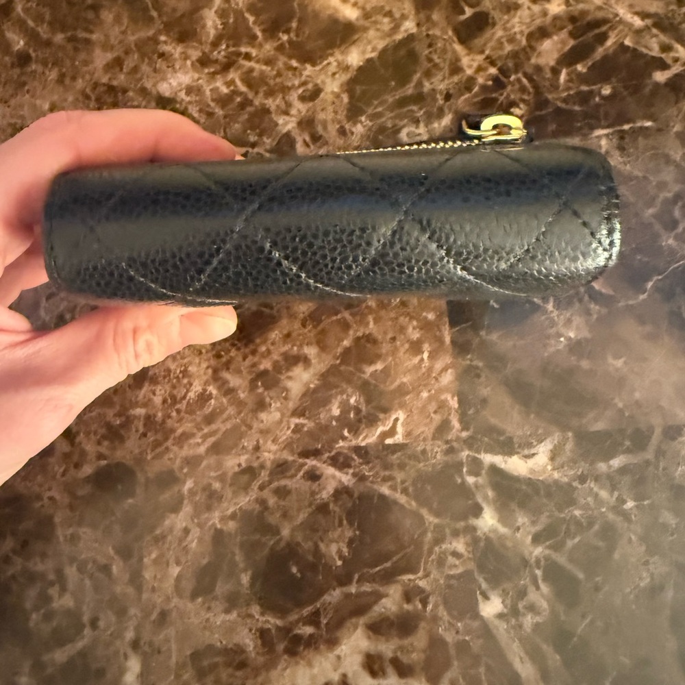 CHANEL Black classic caviar quilted wallet with gold hardware - Picture 10 of 16
